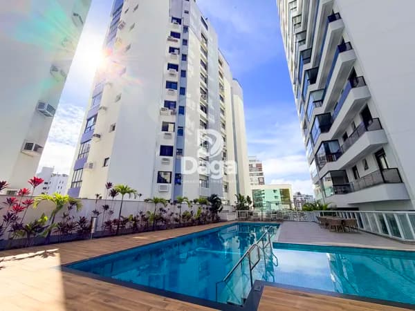 Apartamento de Alto Padrão em Condomínio Clube na Agronômica