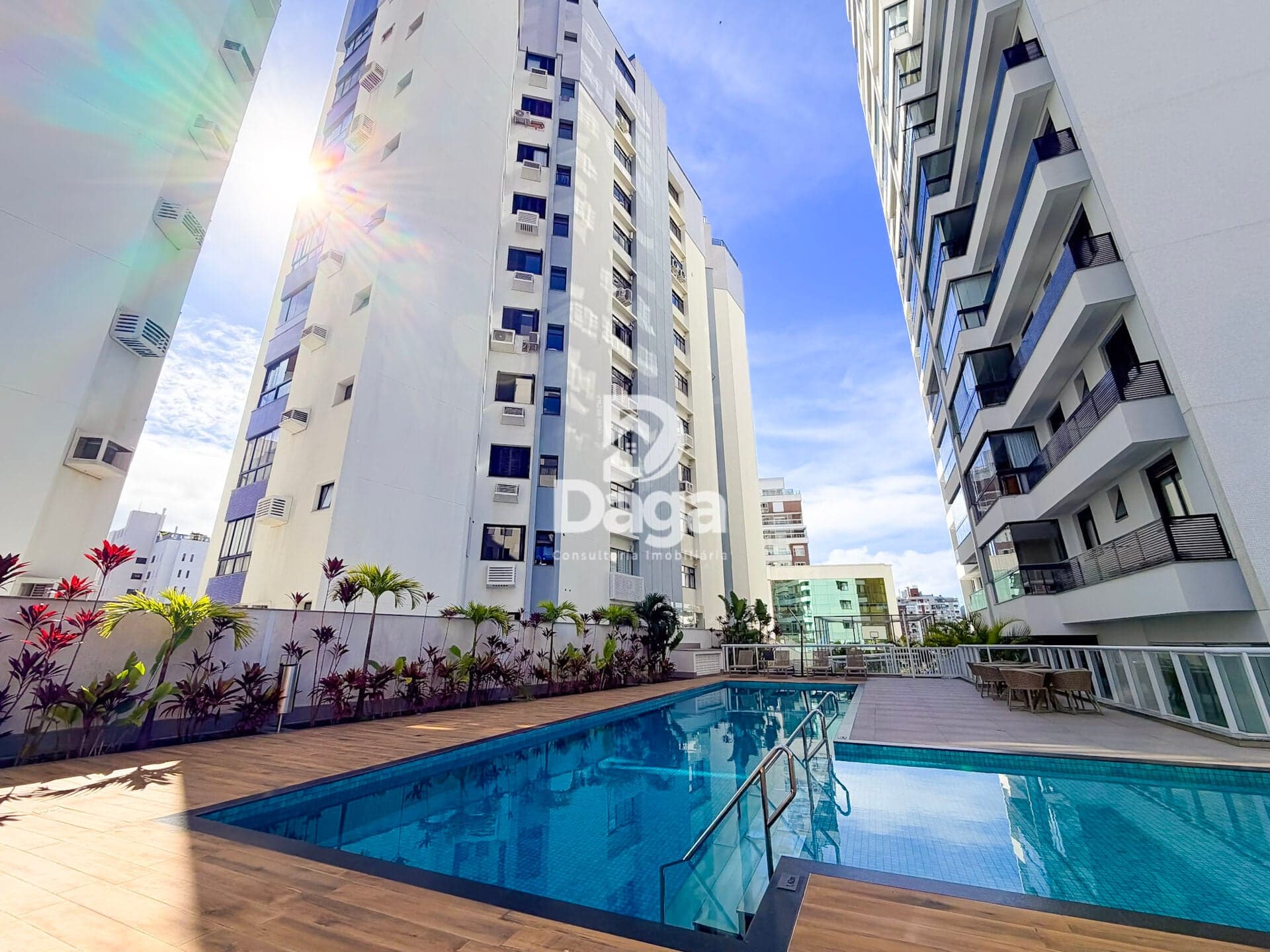 Apartamento de Alto Padrão em Condomínio Clube na Agronômica