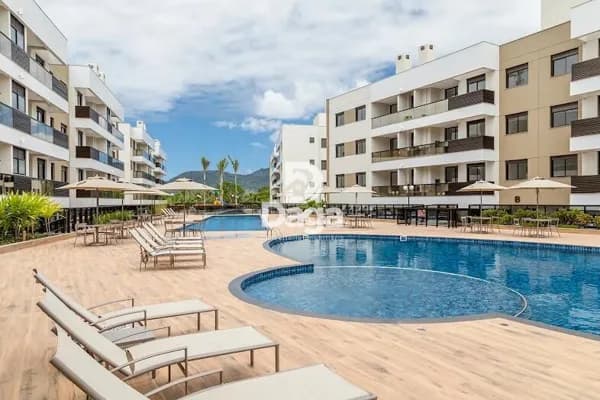 Apartamento de Três dormitórios em Condomínio Clube na Cachoeira Bom Jesus