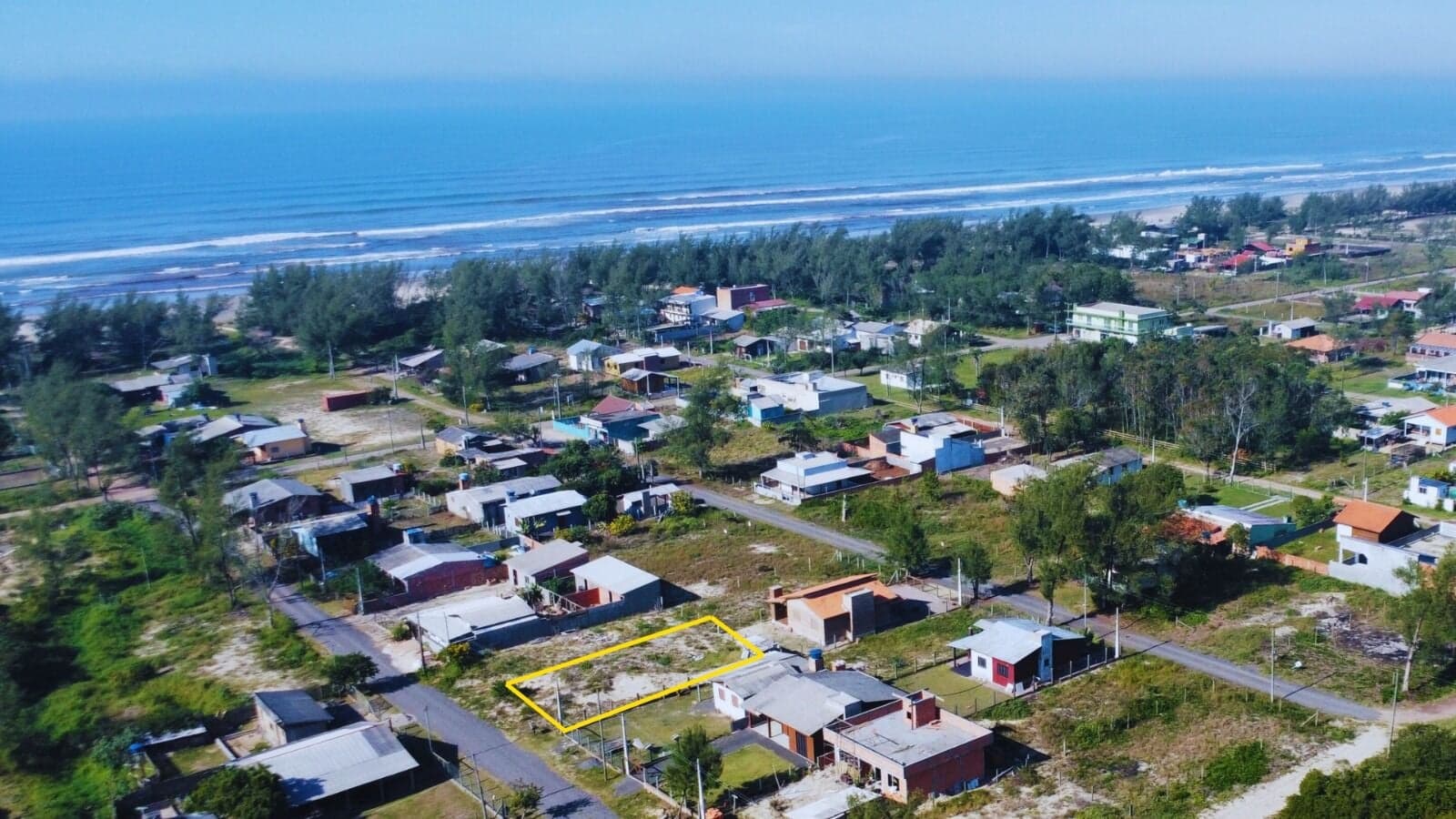 Terreno na Segunda quadra do mar