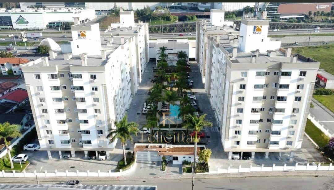 Apartamento 02 dorm com suite , mobiliado, proximo ao Shopping em São José/SC