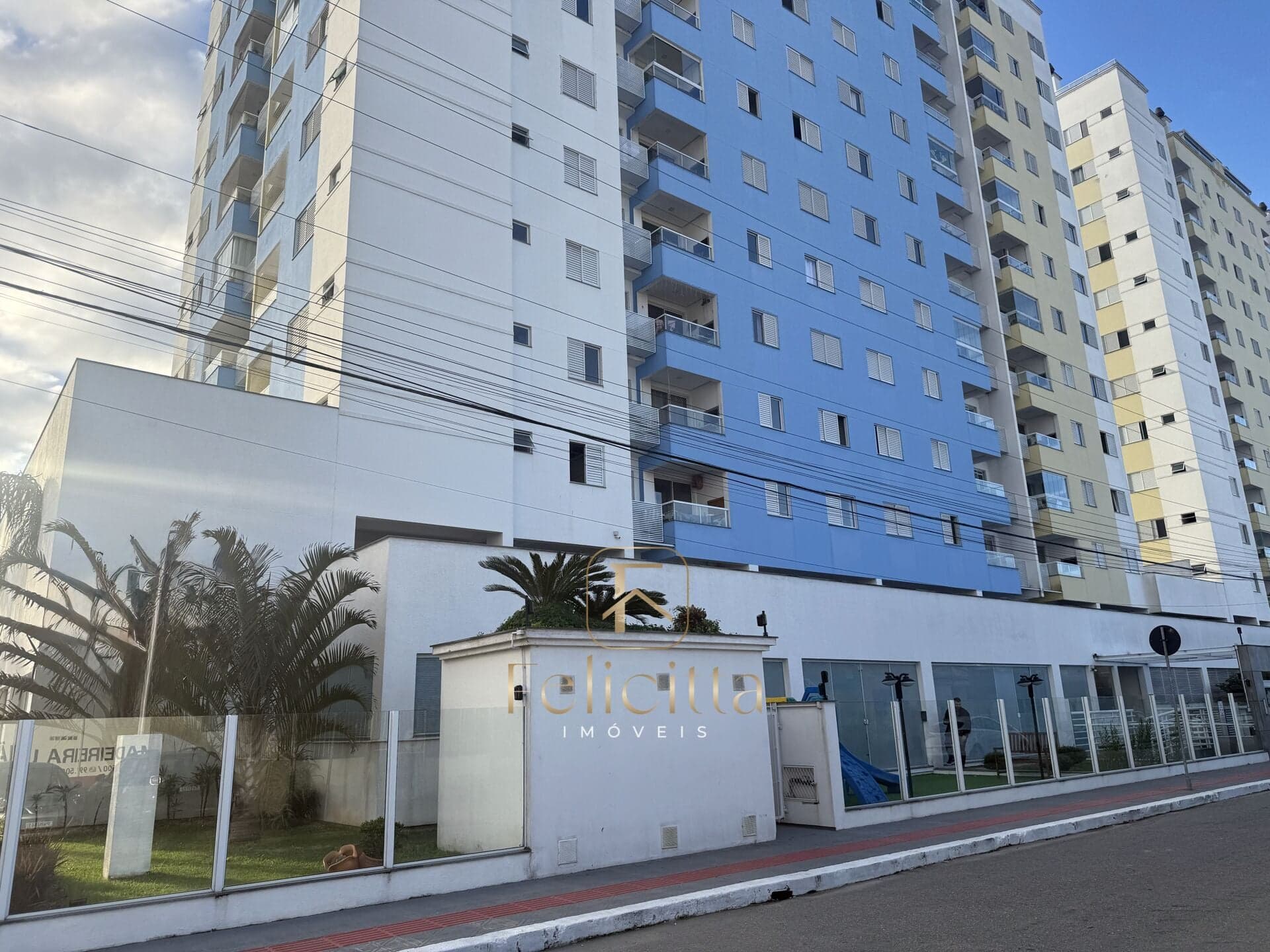 Apartamento de 02 dorm com suite em Areias, São José/SC