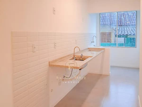 Apartamento 3 quartos (1 suíte) na Agronômica
