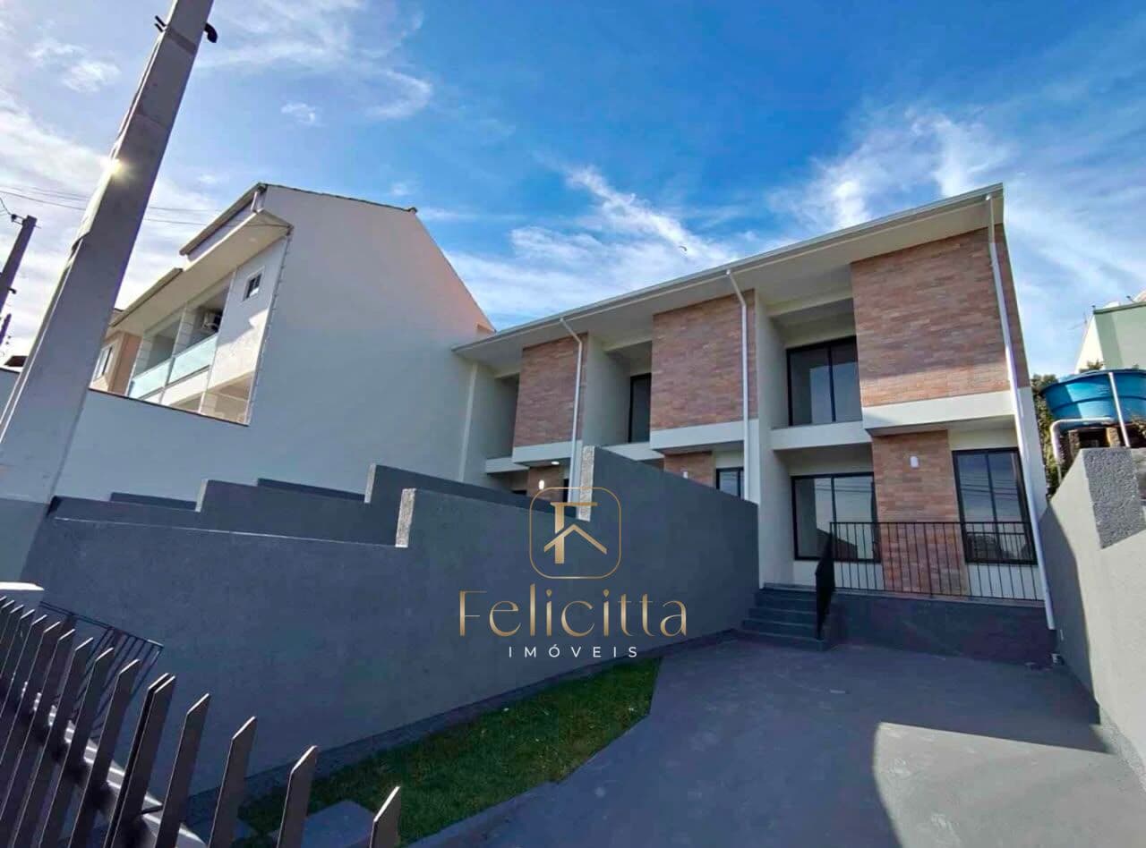 Casa Sobrado em Serraria, São José/SC