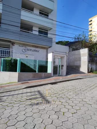 Apartamento semi mobiliado 02 dorm com suite em Barreiros, São José/SC
