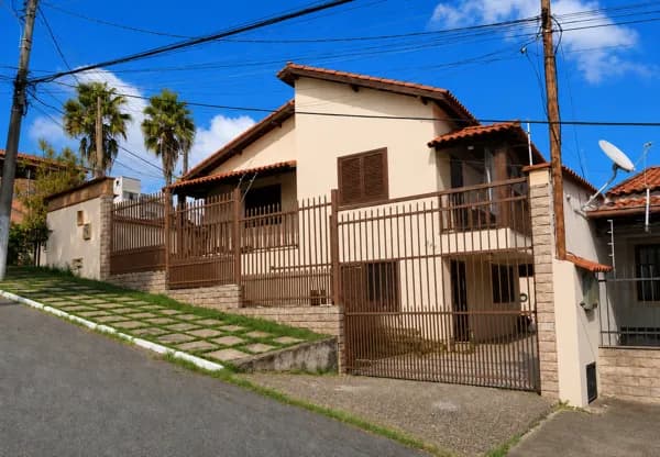 Casa Duplex em Mirante das Agulhas, Resende/RJ