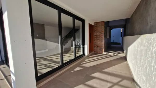 Sobrado Alto Padrão com 3 Suítes e Rooftop com Vista Mar no Jardim Panorâmico