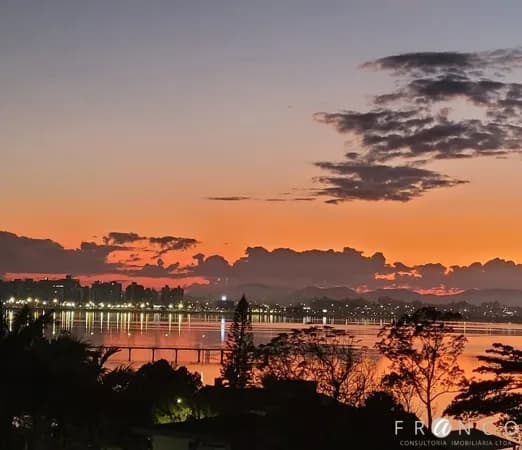 Lindo Apê de 3 Quartos (1 Suíte) no Centro Histórico - Vista Permanente para a Orla de São José!