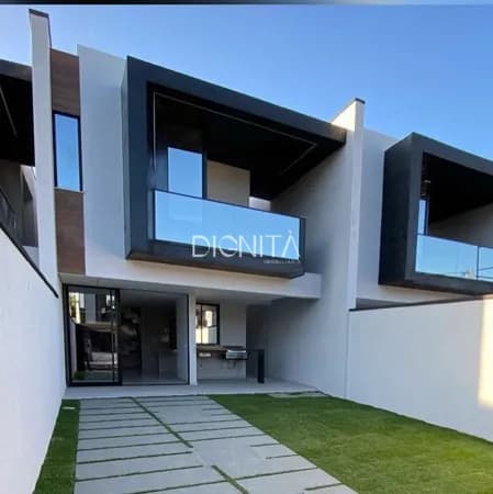 Casa Duplex em Condomínio