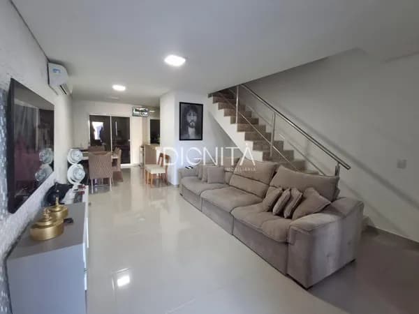 Casa Duplex 3 Suítes em rua privativa- Eusébio / Projetados, Placa Solar e Central ar