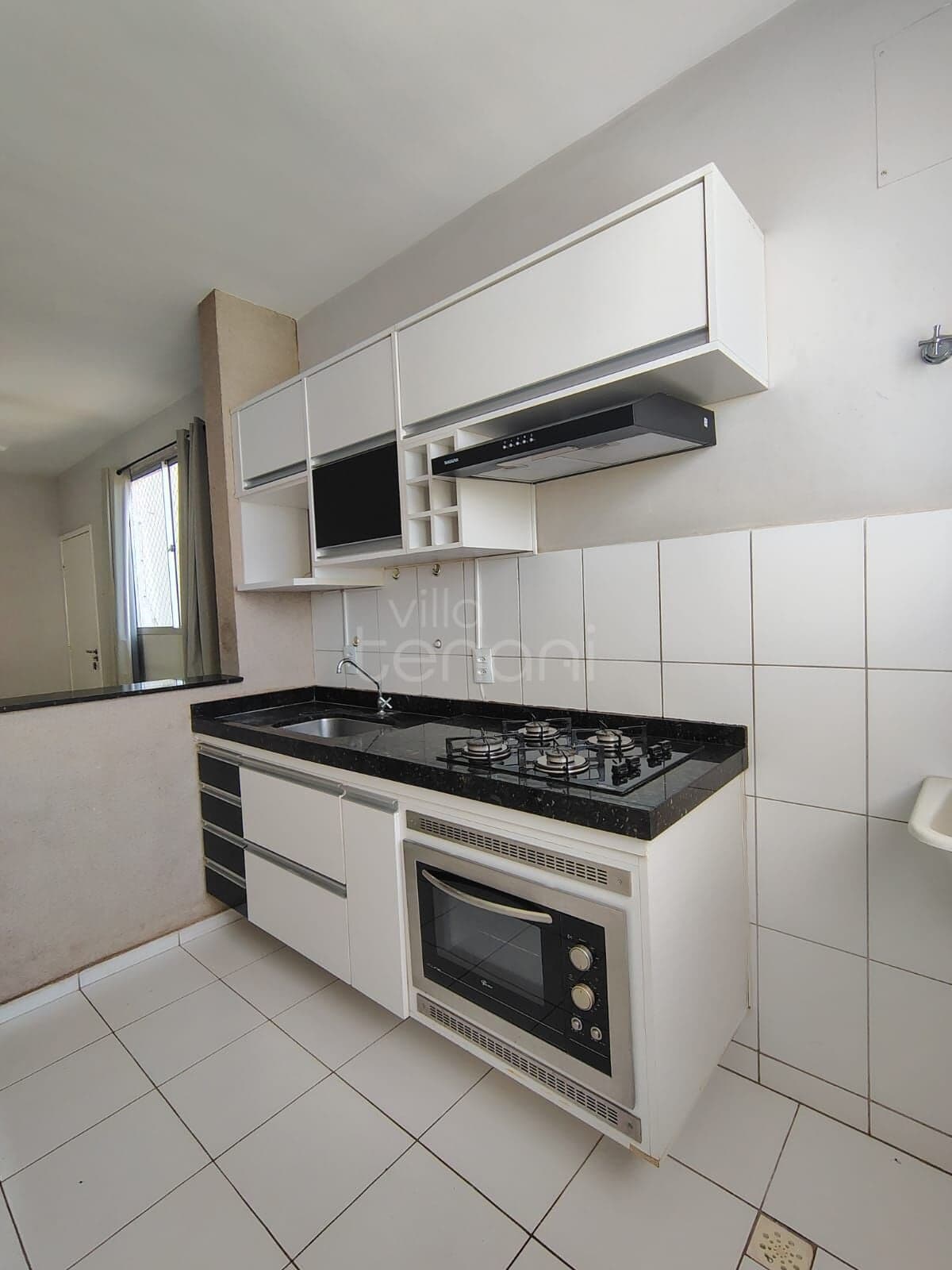 APARTAMENTO TERREO MANHATTAN SEMI MOBILIADO