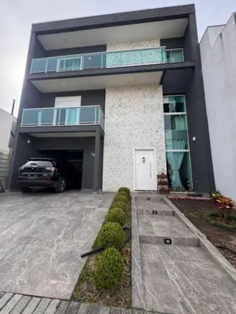 Sobrado à venda no bairro Afonso Pena em São José dos Pinhais/PR