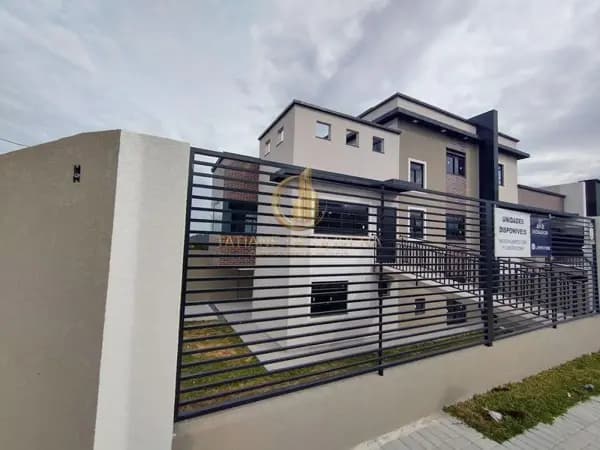 Sobrado à venda no bairro São Domingos em São José dos Pinhais/PR