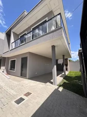 Sobrado à venda no bairro Boqueirão em Curitiba/PR