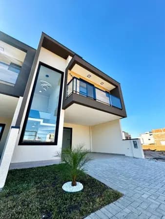 Sobrado à venda no bairro Costeira em São José dos Pinhais/PR