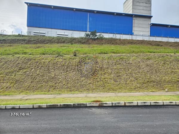 Lote com 376,16 m²