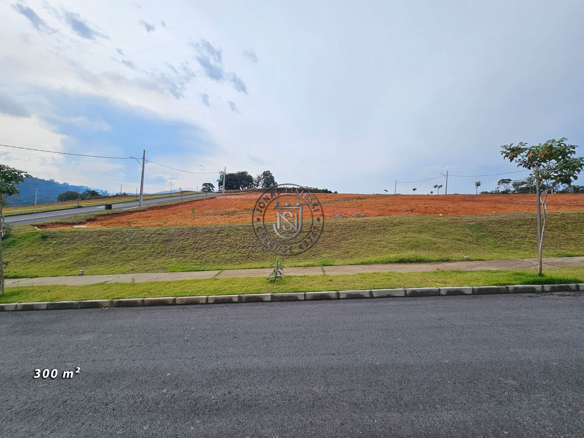 Lote com 300 m²