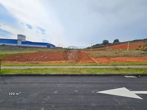 Lote com 300,00 m²