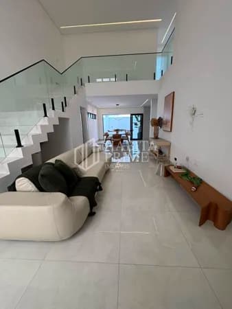 Casa de alto padrão à venda no Terras Alpha com 4 suítes, 277m² e piscina em Caruaru
