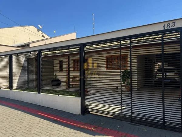 Casa em Londrina - Conjunto Habitacional Maria Cecília Serrano de Oliveira