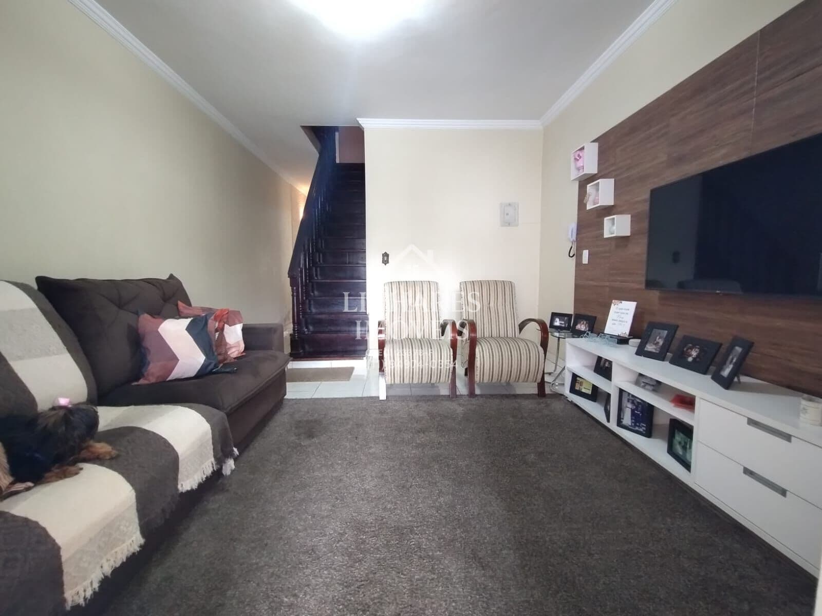 Casa no jardim Eledy