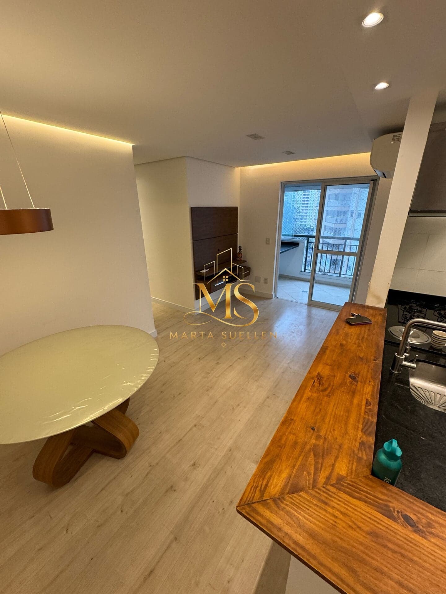 Apartamento de 55m² LINDO DEMAIS! Vaga coberta + depósito