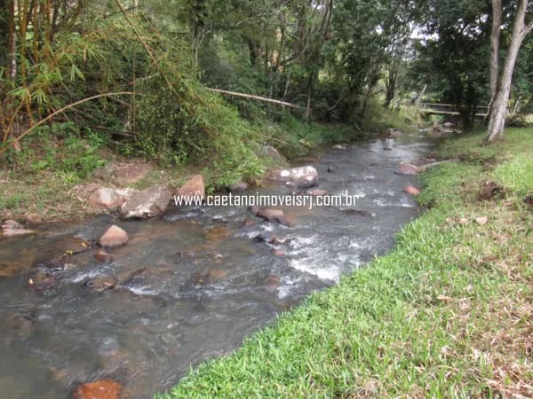 Propriedade Ecológica C/ Cachoeira Dentro