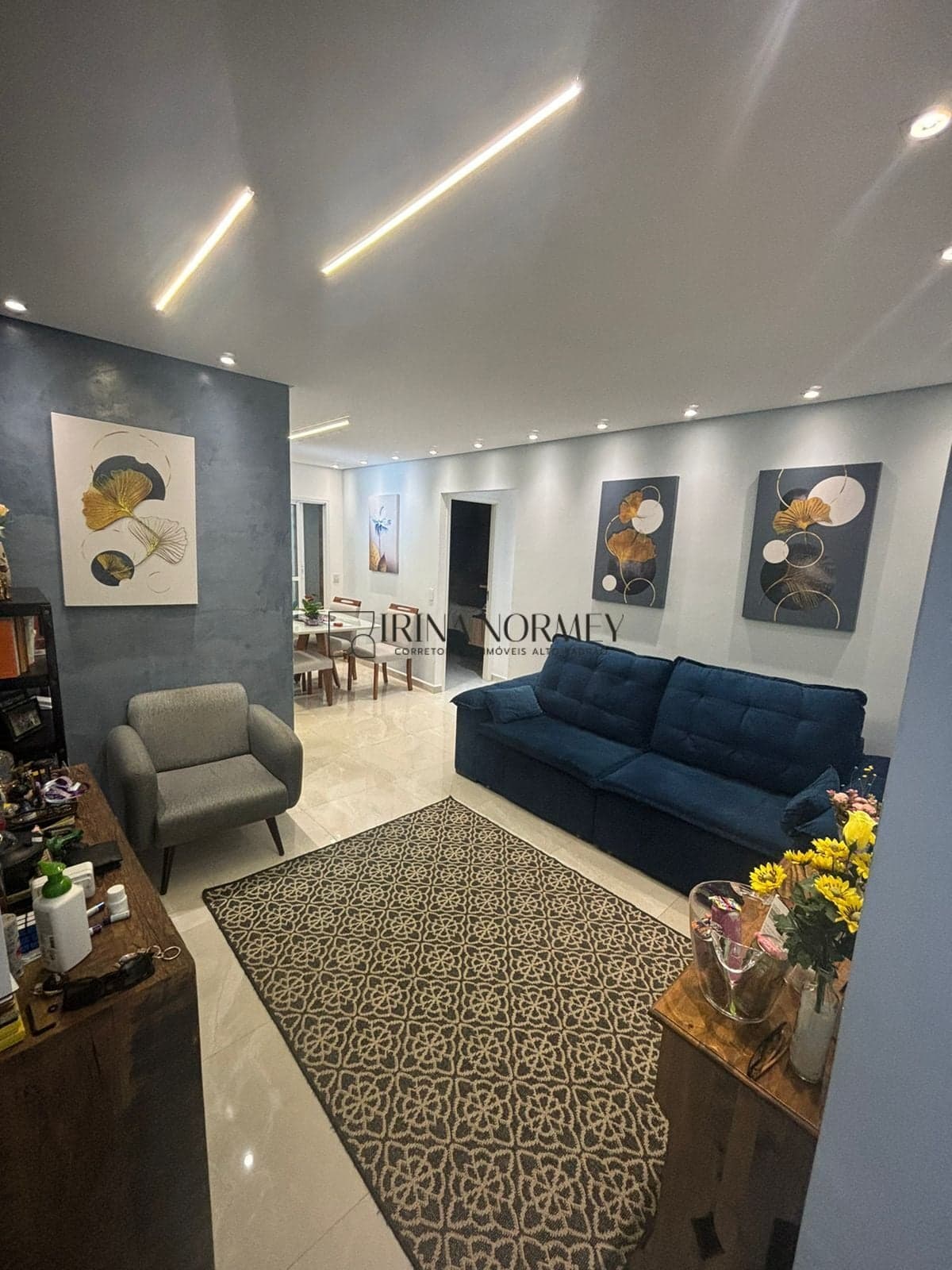 Apartamento à Venda com 64m² sendo 2 dorm (1 suíte) e Sacada Gourmet