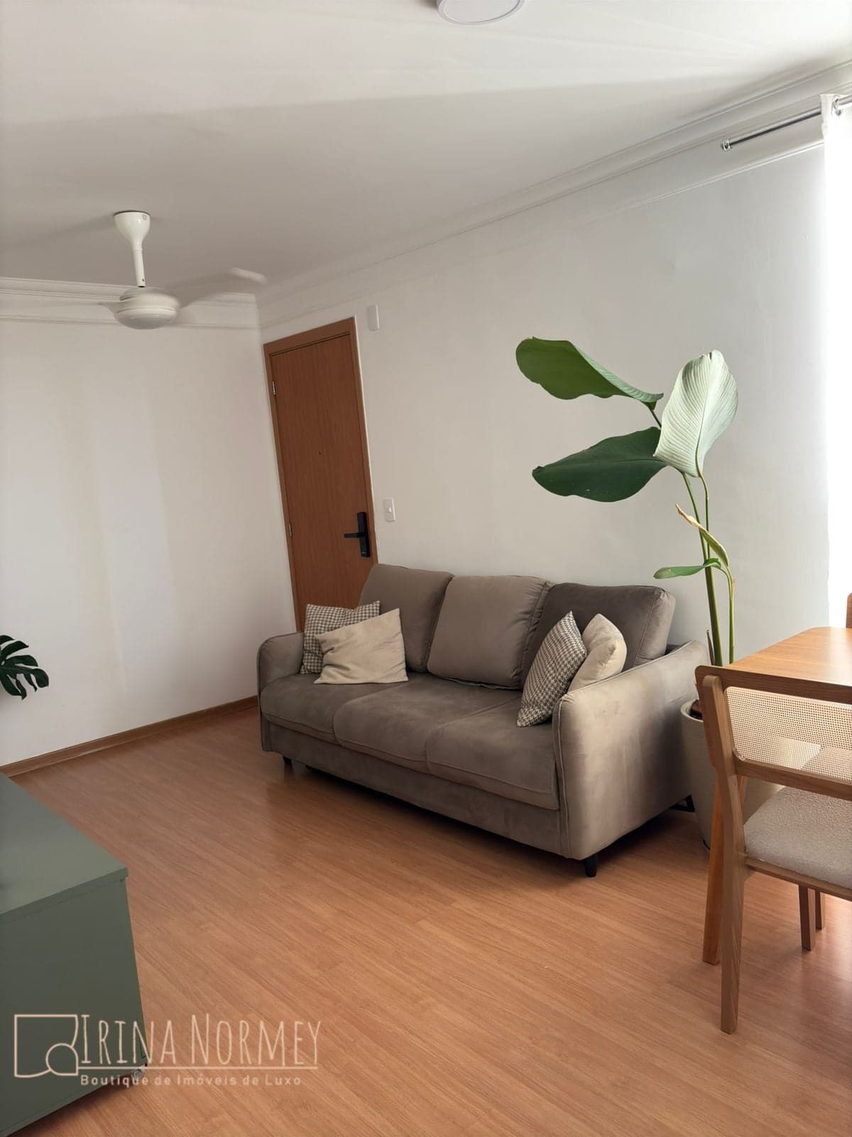 Apartamento á venda 2 dormitorios no Bairro Granja Cecilia B, Bauru/SP