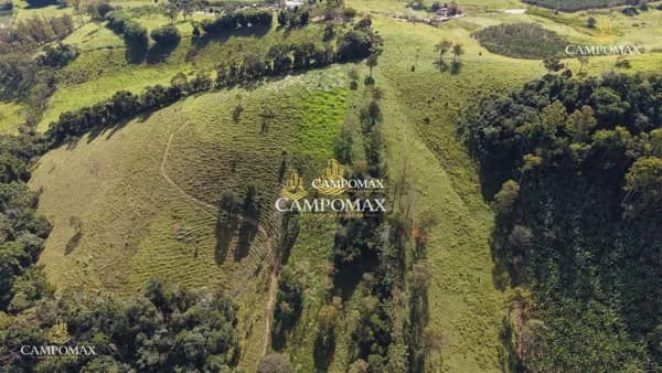 Terreno Rural com Excelente Acesso e Vista para as Montanhas