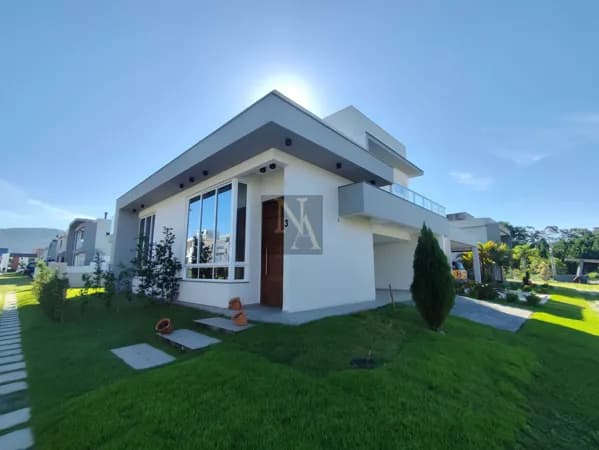 Casa à venda em Condomínio no norte da Ilha- São João do Rio Vermelho