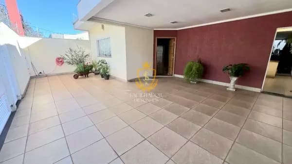 BELA CASA NA REGIÃO CENTRAL | VENDA E LOCAÇÃO