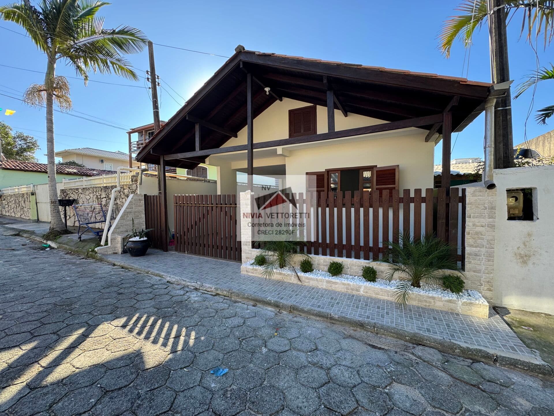 Casa Térrea com 5 dormitórios