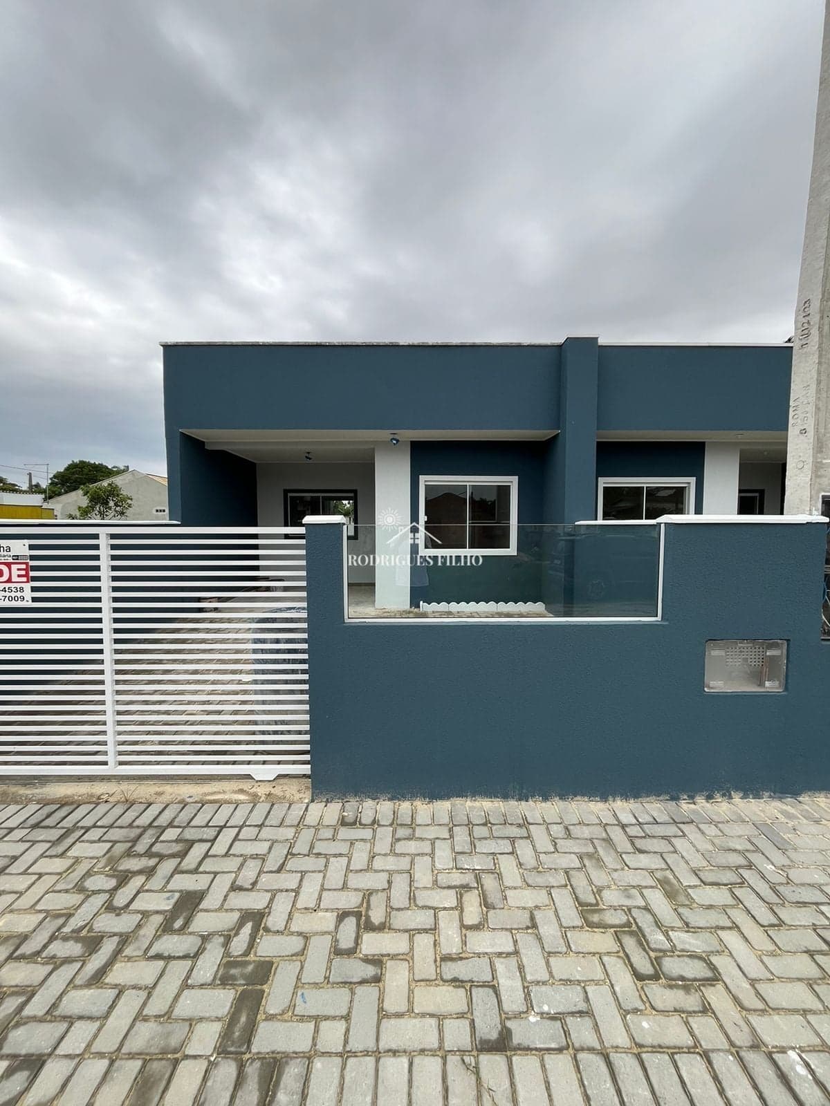 CASA PRONTA PARA MORAR NO BALNEÁRIO BAHAMAS EM ITAPOÁ-SC