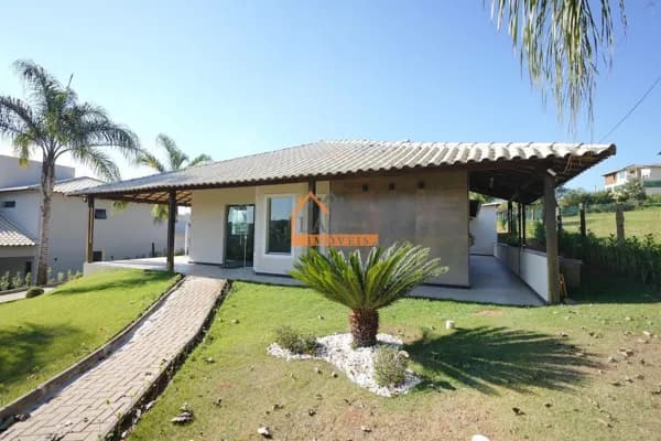 Casa em Confins - Centro