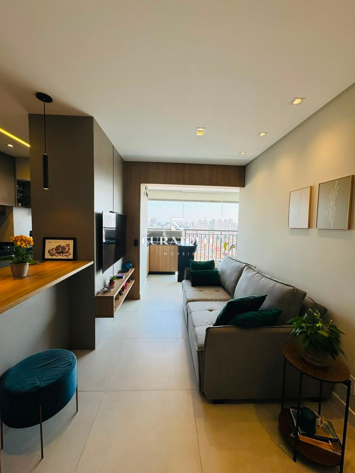 Apartamento à venda com 65 m², 2 quartos, vaga e varanda, Vila Prudente, São Paulo.