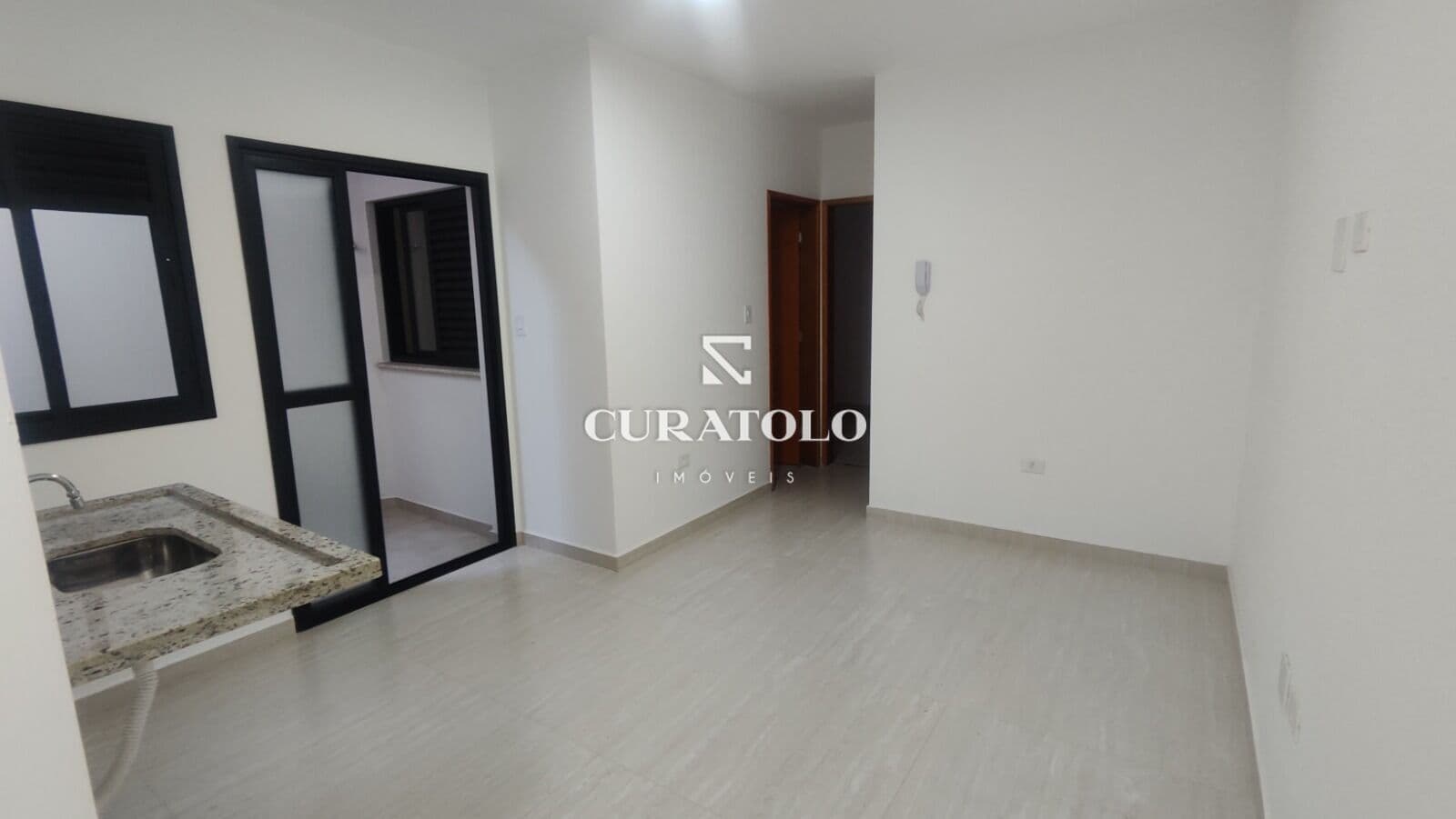 Apartamento à venda com 38 m², 2 quartos e varanda, Vila Gustavo, São Paulo.