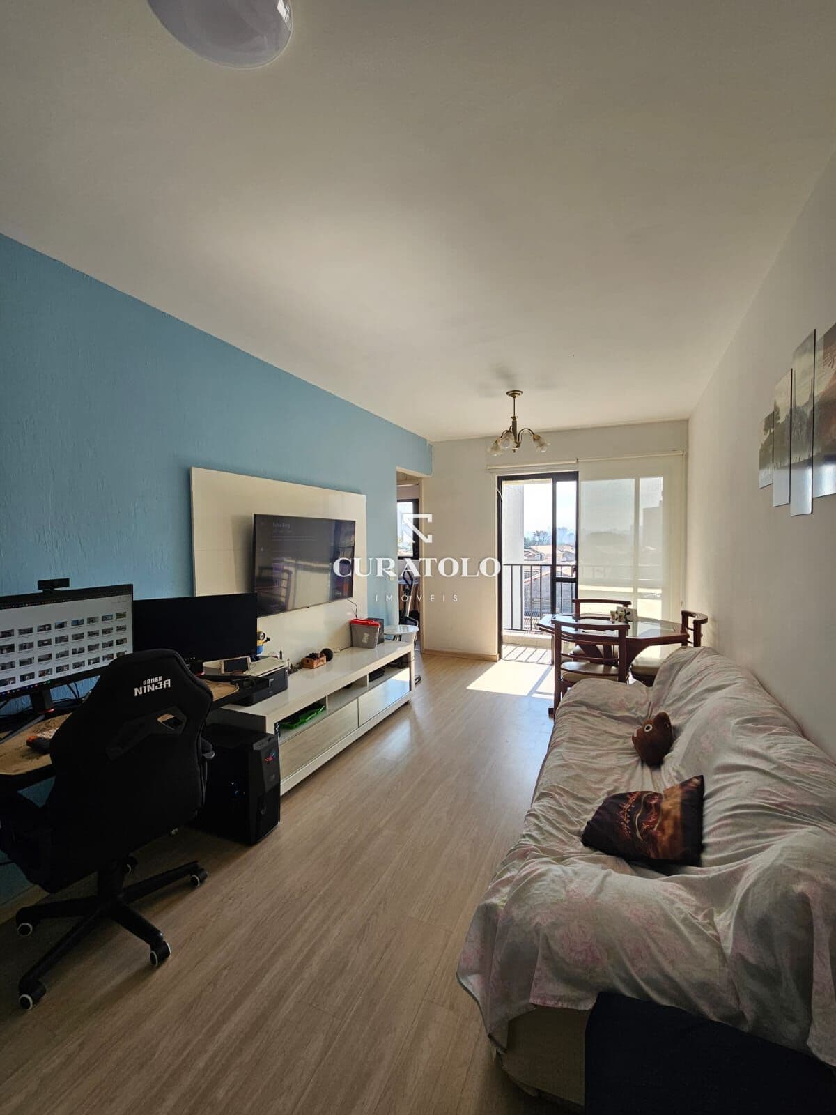 Apartamento à venda de 2 quartos sendo 1 suíte, com 1 vaga, na Vila Moinho Velho, em São Paulo.