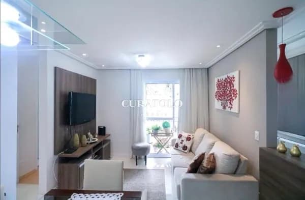 Apartamento à venda de 2 quartos sendo 1 suíte com 1 vaga, no bairro Fundação, em São Caetano do Sul.