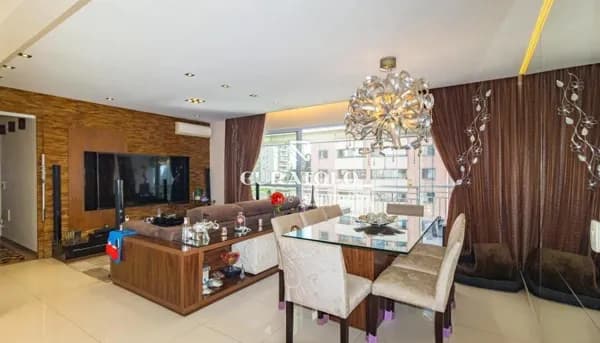 Apartamento à venda com 132 m², 3 suítes, varanda gourmet e 2 vagas na Mooca, São Paulo.