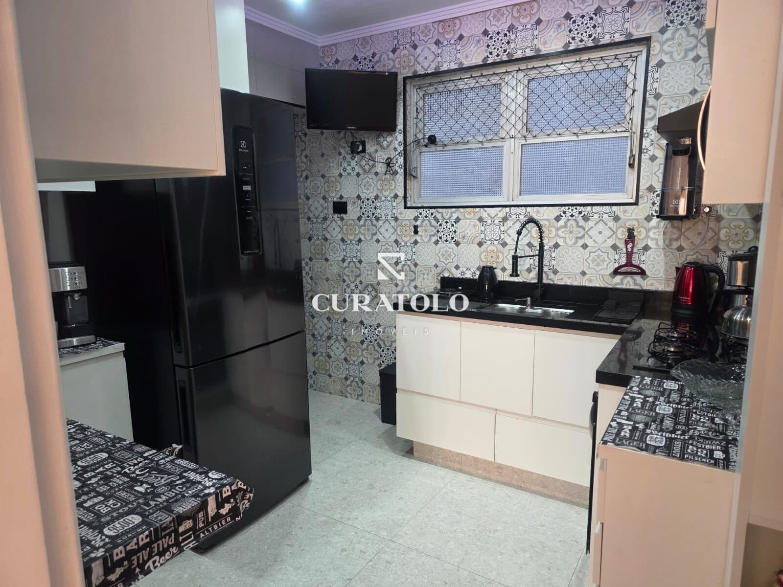 Apartamento à venda com 68 m², 2 quartos e vaga na Mooca, São Paulo.