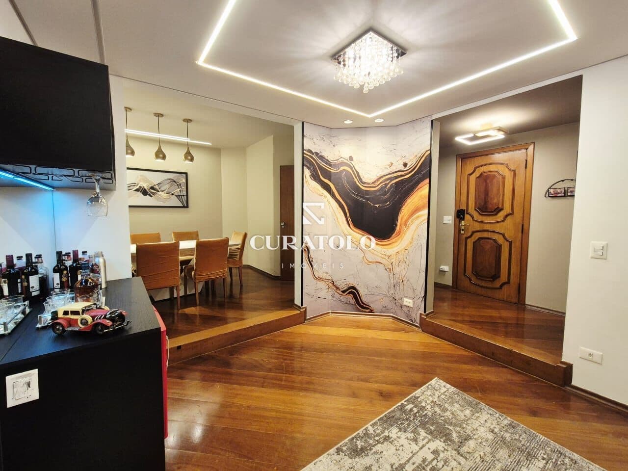 Apartamento à venda com 155 m², 3 quartos, 2 vagas e varanda, Mooca, São Paulo.