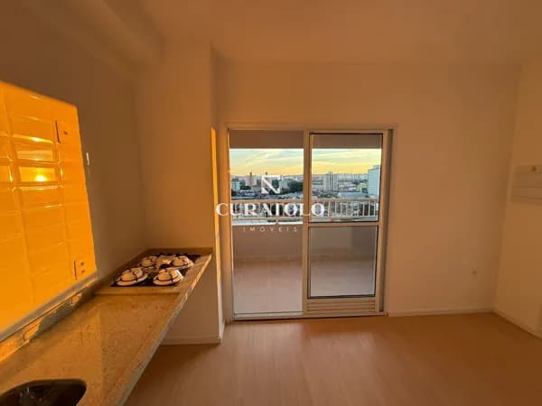 Apartamento à venda com 68 m², 1 quarto e varanda, Santo Amaro, São Paulo.