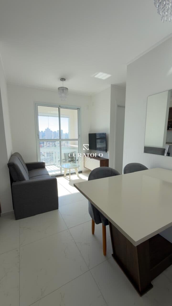 Apartamento à venda com 42 m², 2 quartos e varanda na Vila Prudente, São Paulo.