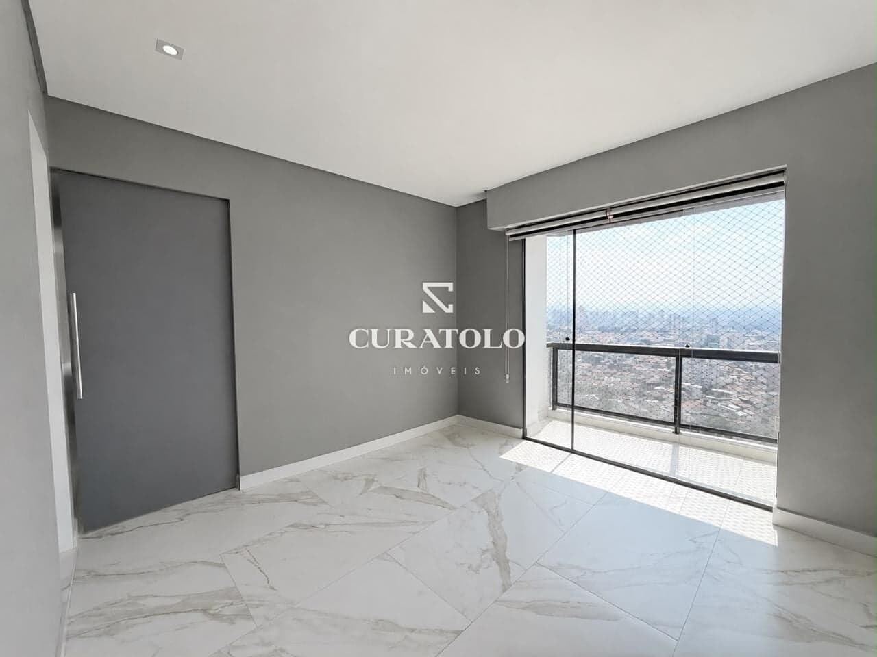 Apartamento à venda com 68 m², 2 quartos, varanda e vaga, Alto da Mooca, São Paulo.