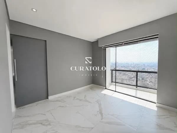Apartamento à venda com 68 m², 2 quartos, varanda e vaga, Alto da Mooca, São Paulo.