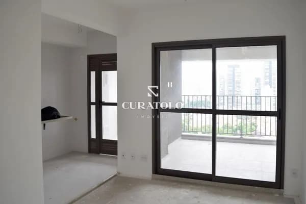 Apartamento novo à venda com 68 m², 2 quartos, varanda e vaga, Tatuapé, São Paulo.