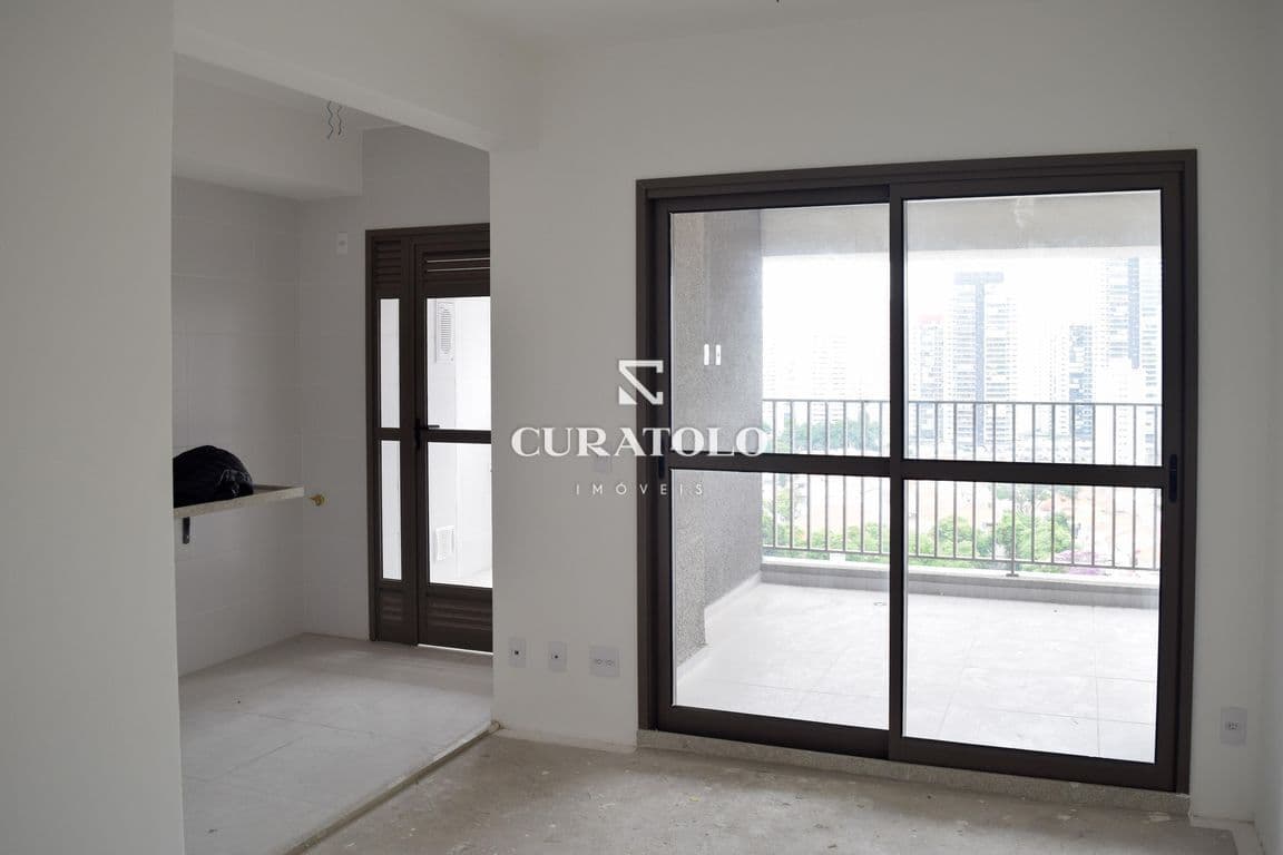 Apartamento novo à venda com 68 m², 2 quartos, varanda e vaga, Tatuapé, São Paulo.