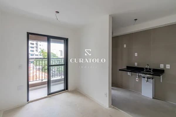 Apartamento à venda com 42 m², 2 quartos e varanda na Barra Funda, São Paulo.