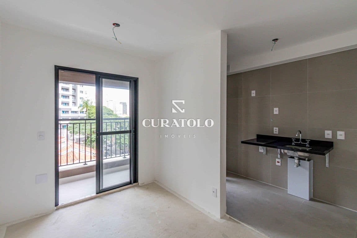 Apartamento à venda com 42 m², 2 quartos e varanda na Barra Funda, São Paulo.